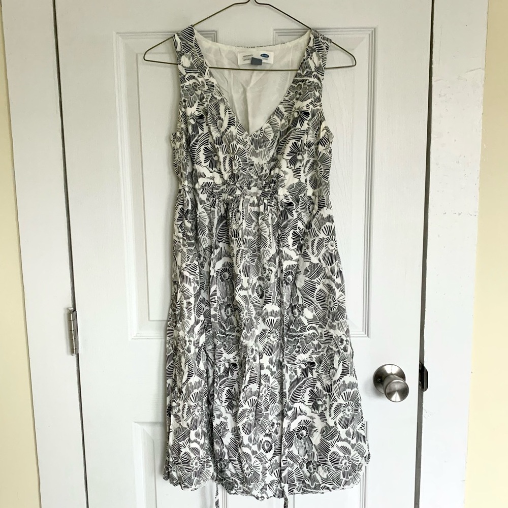 Old Navy XS sleeveless summer maternity dress